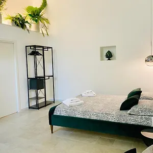 Apartament Namaste, Bari